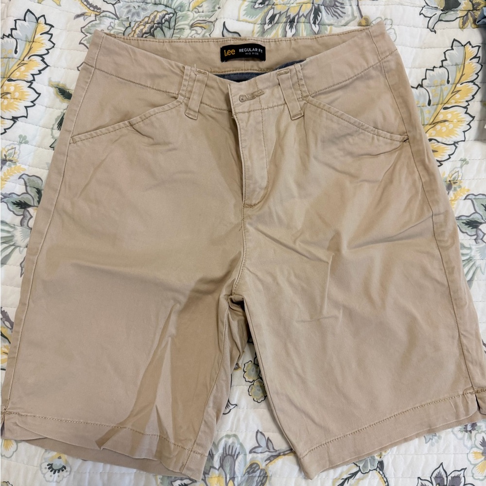 Lee Regular Fit Mid Rise Shorts - Khaki with Navy Trim